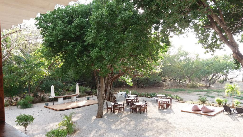Hotel Casa Blanca Тамариндо Экстерьер фото