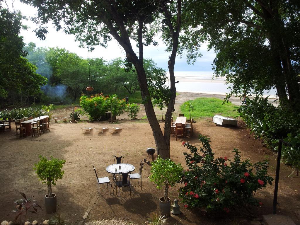 Hotel Casa Blanca Тамариндо Экстерьер фото
