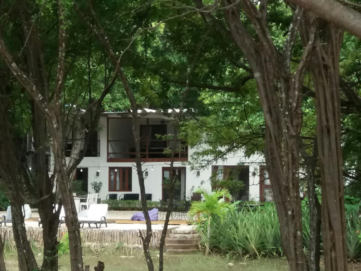 Hotel Casa Blanca Тамариндо Экстерьер фото